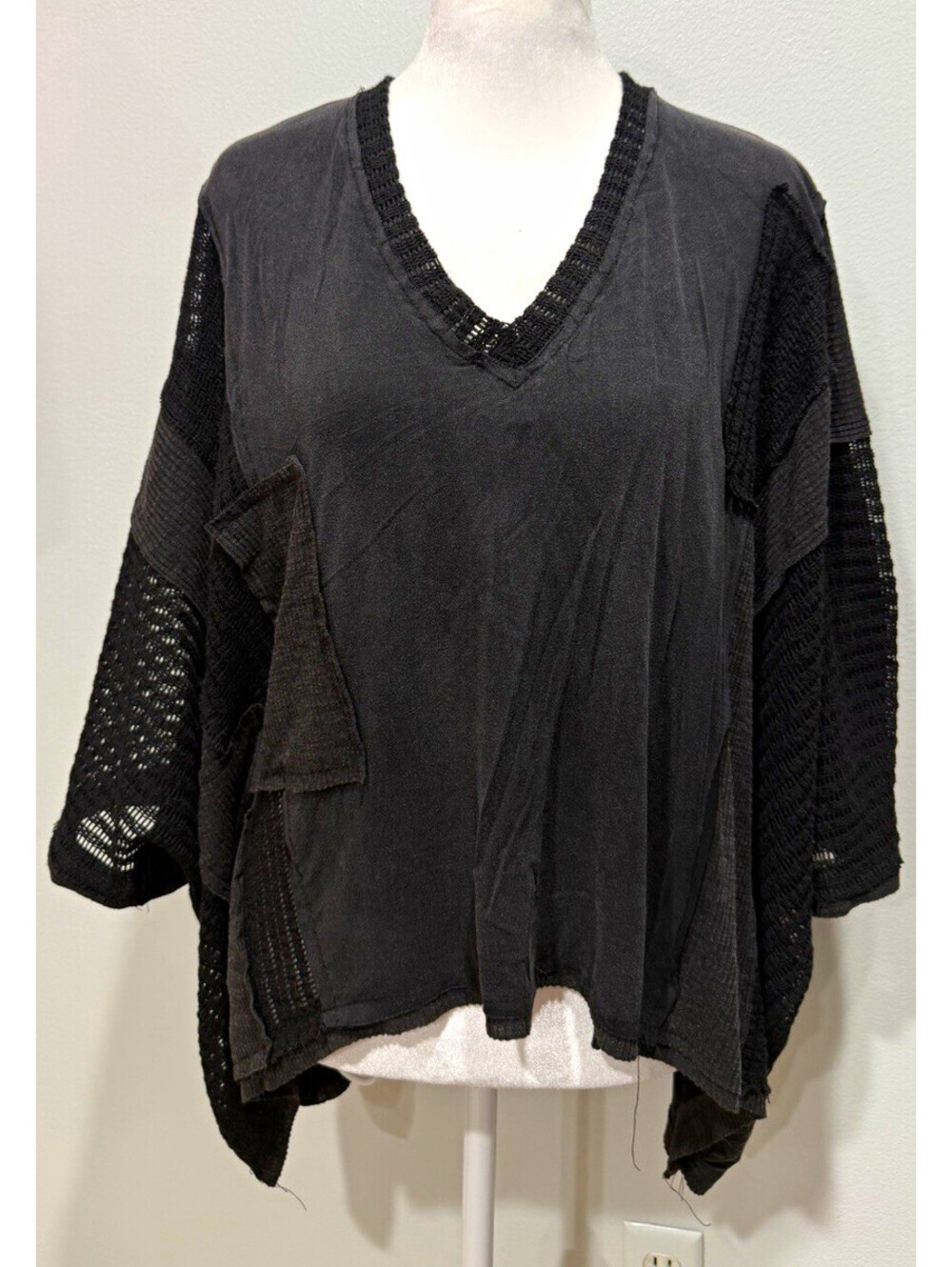 POL Oversized Black V-Neck Knit Tunic Dolman 3/4 Sleeve Pocket M